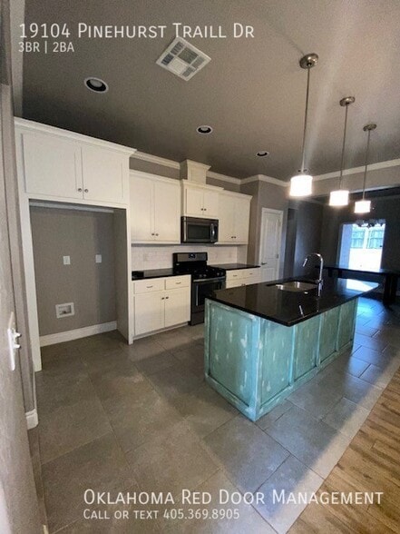 Building Photo - 19104 Pinehurst Trail Dr