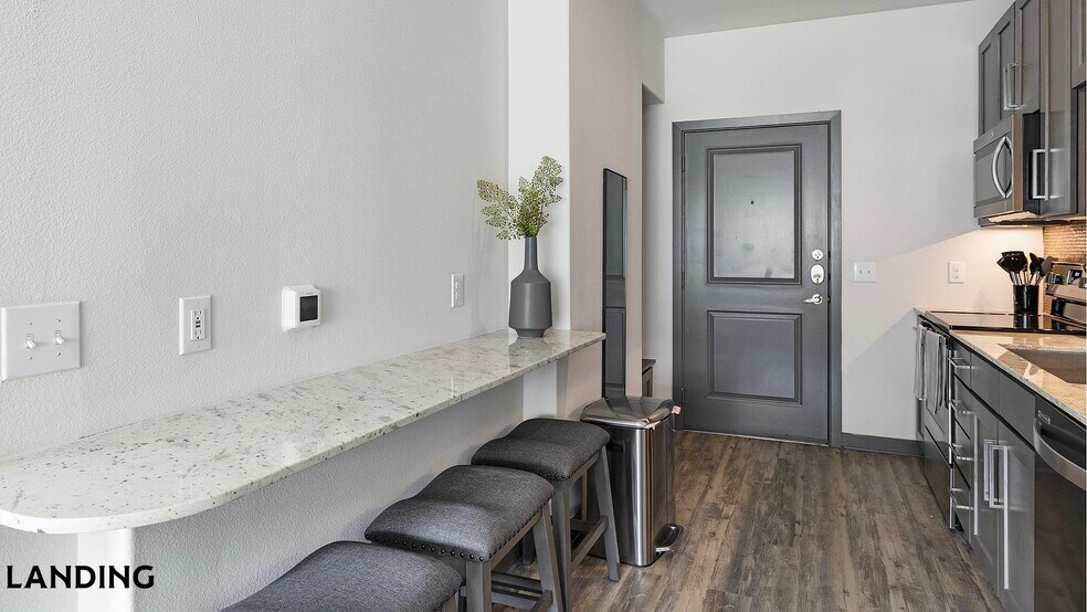 Building Photo - 3001 Crockett St