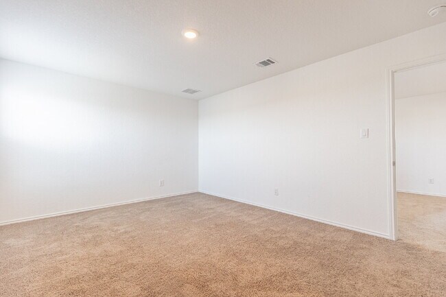 Building Photo - 5319 Hornbeck Hts
