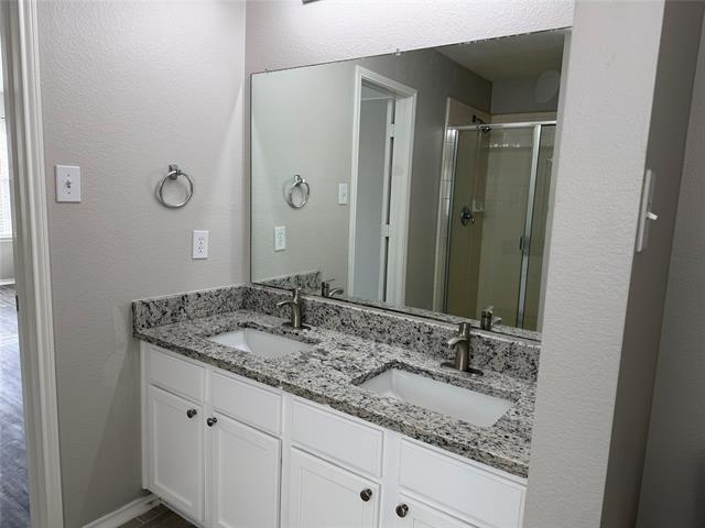 Building Photo - 220 Bonsai Dr