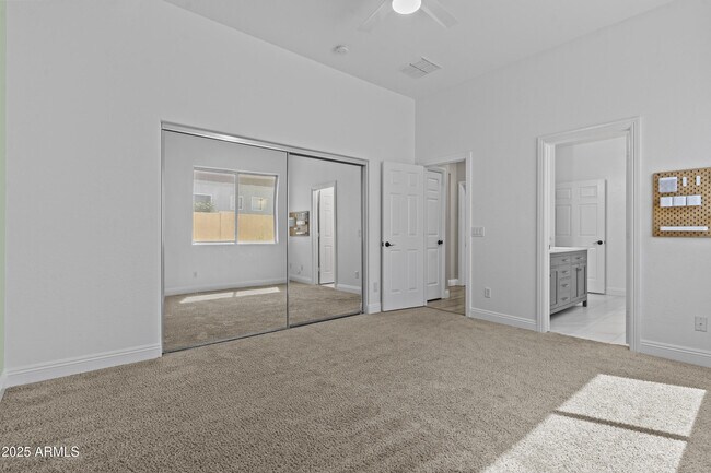 Building Photo - 9733 W Hedge Hog Pl