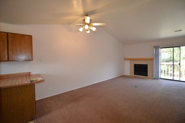 Building Photo - $500 OFF MOVE IN SPECIAL-  2BD/2BA with in unit washer/dryer