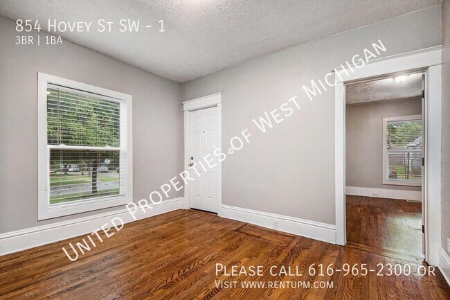 Building Photo - 854 Hovey St SW
