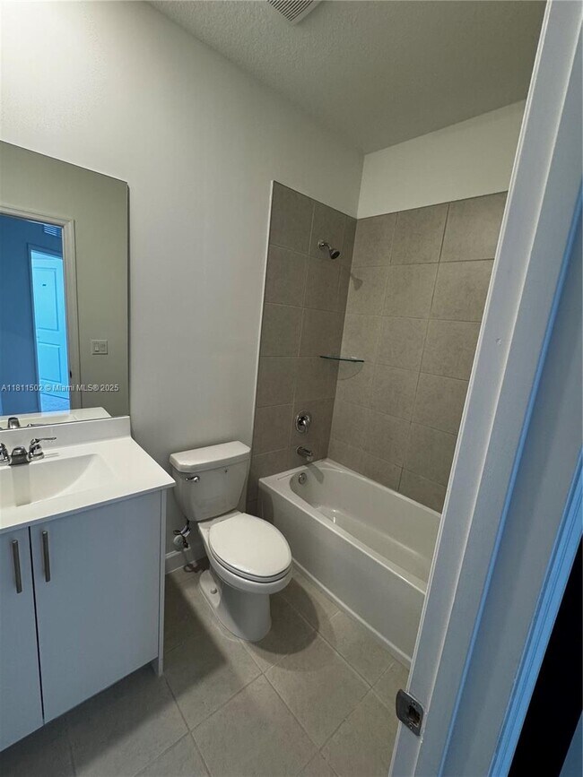 Building Photo - 104 SW 184th Way