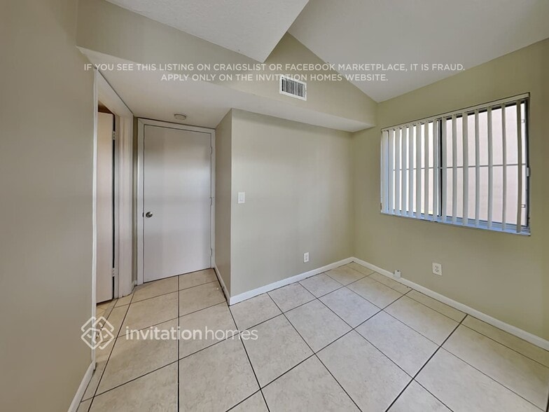 Building Photo - 1089 SE 6th Ave