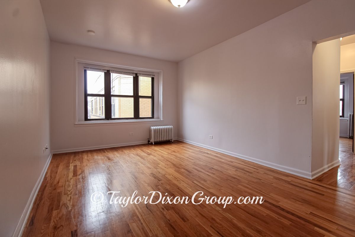 Building Photo - 4033 W Gladys Ave