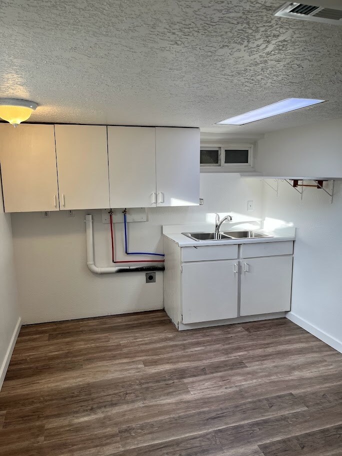 Kitchen / Washer and Dryer Hookups - 47-2 E 800 S