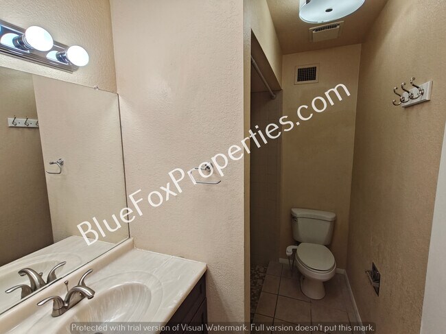 Building Photo - 3758 E 3rd St