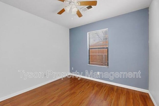 Building Photo - 11015 Connemara Dr SW