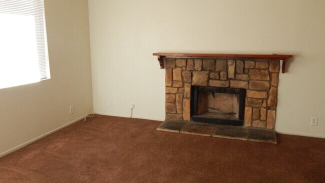 Building Photo - 3702