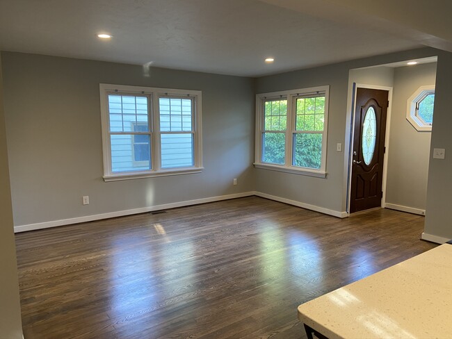 Family Room - 27824 Rexford Rd