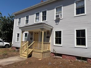 Building Photo - 11 Oakdale Pl