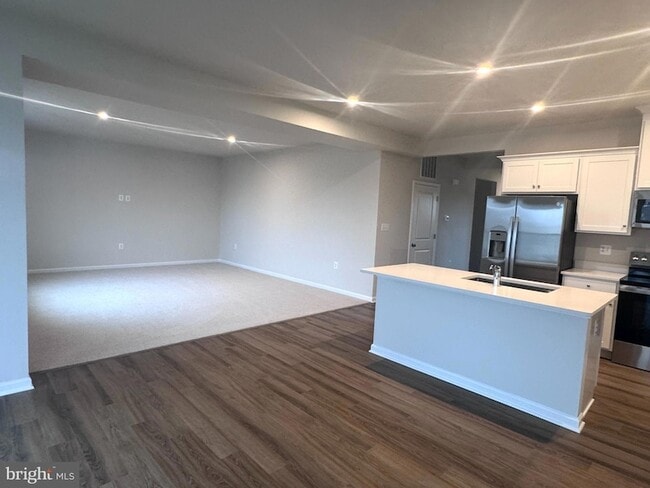 Building Photo - 37 Taft Ave