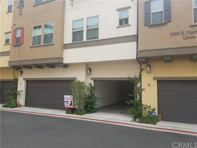 Building Photo - 1060 S Harbor Blvd