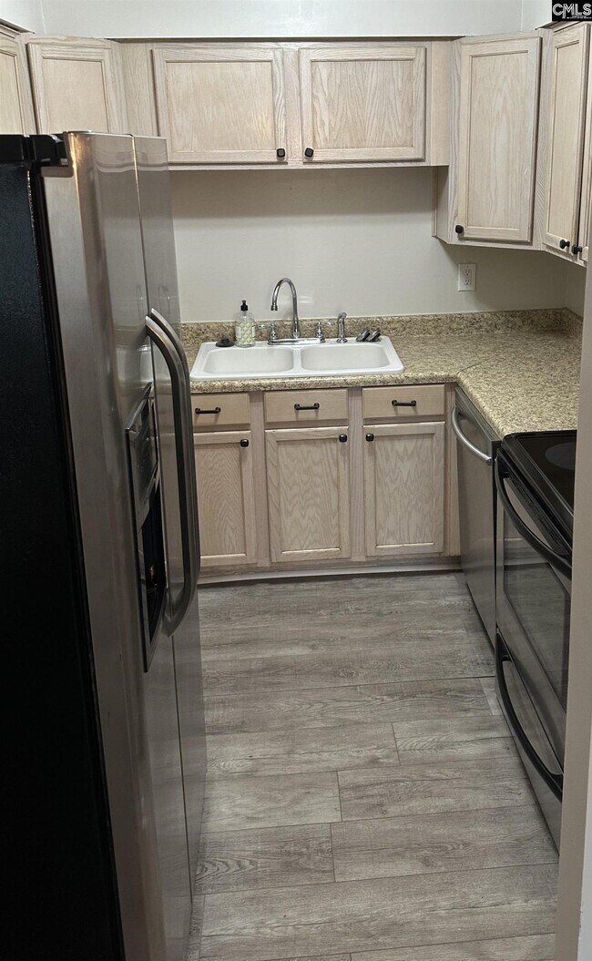 Building Photo - 301 Harbor Heights Dr