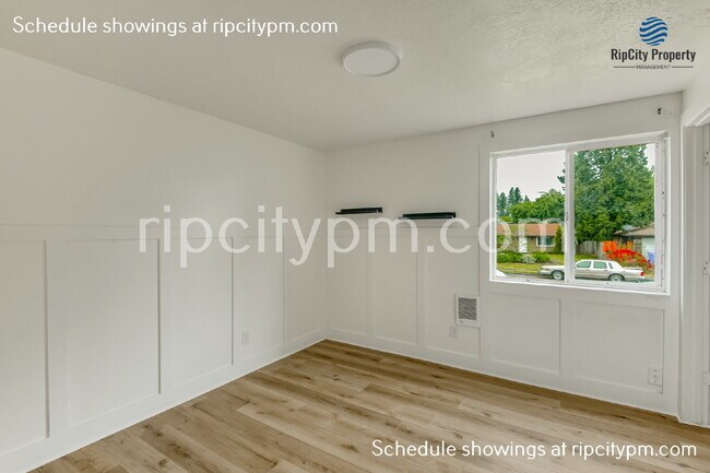 Building Photo - 2452 SE 9th Ct