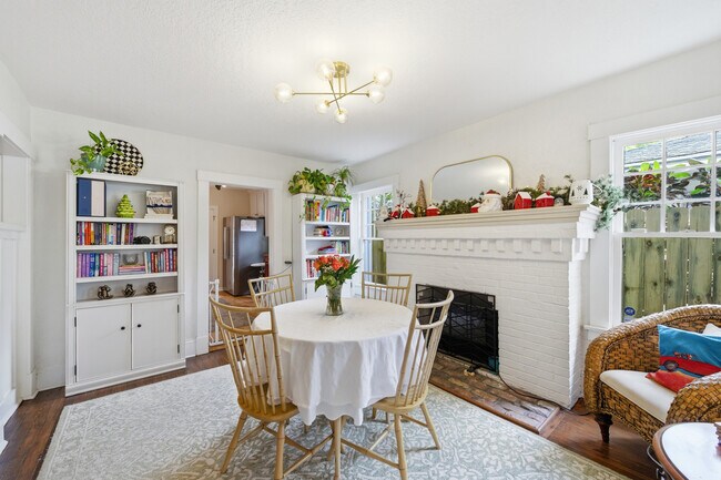 Building Photo - 117 S Palmway