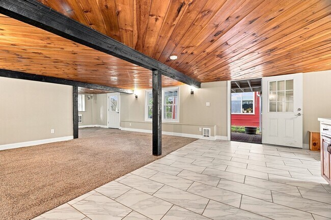 Building Photo - 27 Davis Ave