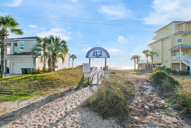 Building Photo - 238 Oleander Dr