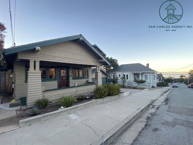 Building Photo - Craftsman-Style Downtown Pacific Grove Home