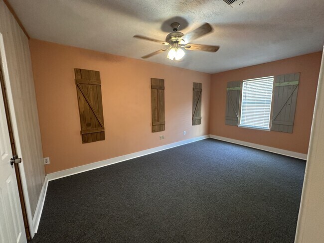 Building Photo - 1622 Espoir Dr