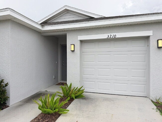 Building Photo - 3210 Suncoast Plains Dr