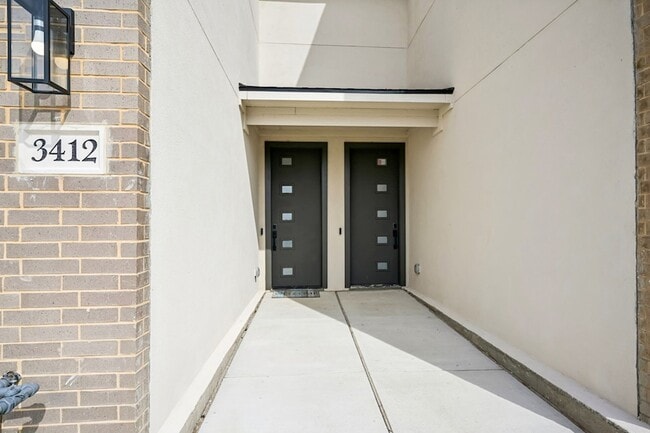 Building Photo - 3432 Taas Dr