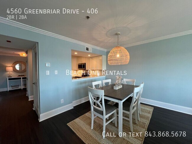 Building Photo - 4560 Greenbriar Dr