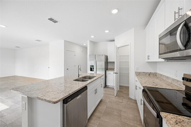Building Photo - 2339 White Tail St