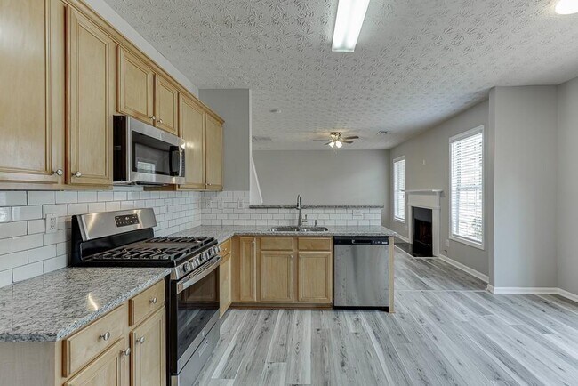 Building Photo - 678 Clairidge Elm Trail SW