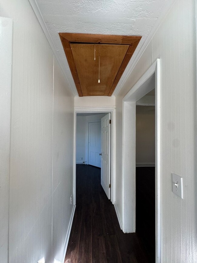 Building Photo - 3 Bedroom 1.5 Bath in Natrona Heights!