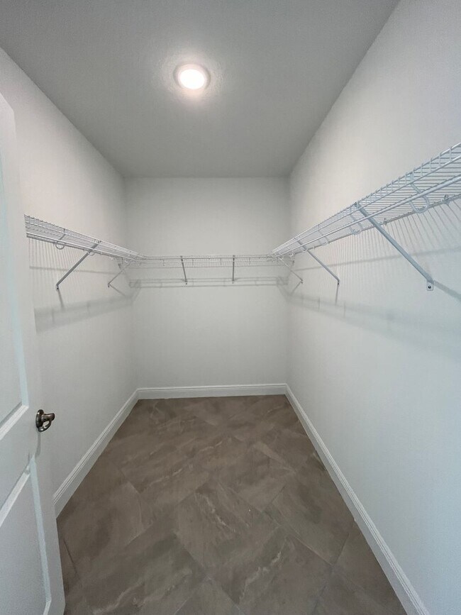 Building Photo - Annual Rental in Port St Lucie