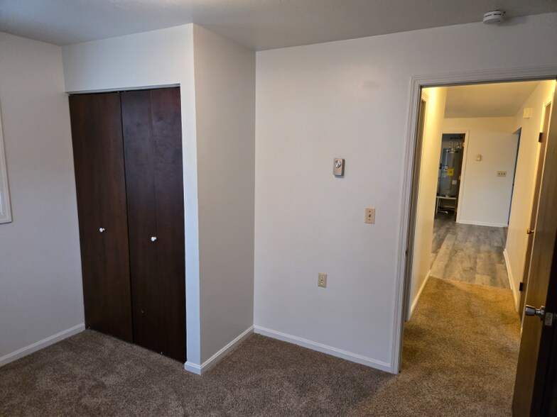 Building Photo - 1341 E Highland Ave