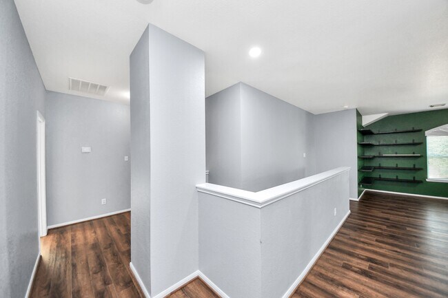 Building Photo - 16319 Autumn Leigh Dr