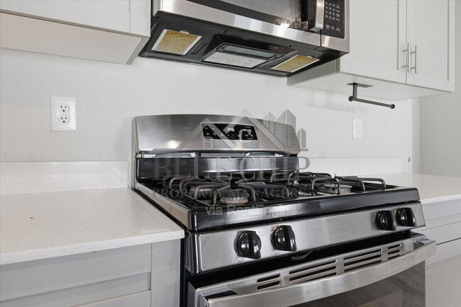Building Photo - 12937 Camarillo Pl