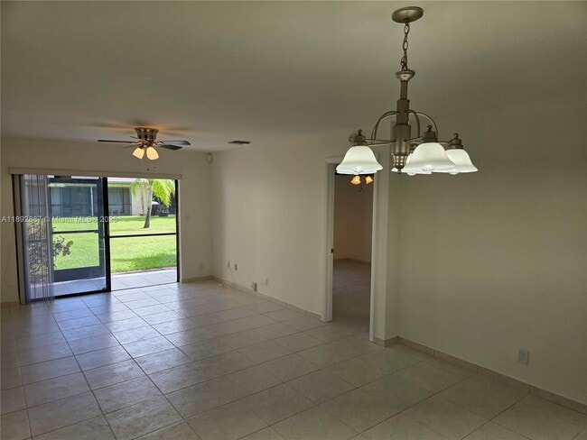 Building Photo - 460 Lakeview Dr