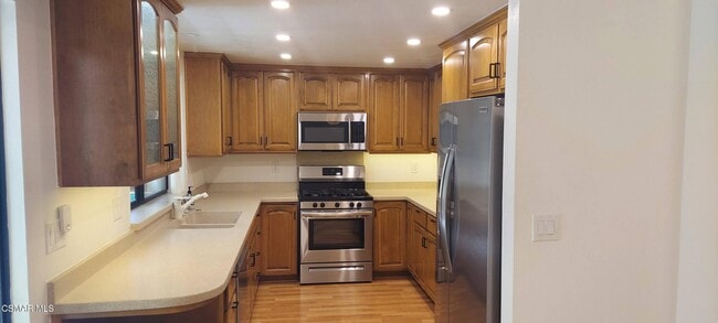 Building Photo - 6050 Gitana Ave