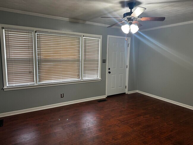 Building Photo - 1006 Haralson St