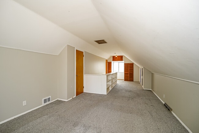 Building Photo - 1083 Hancock Ave