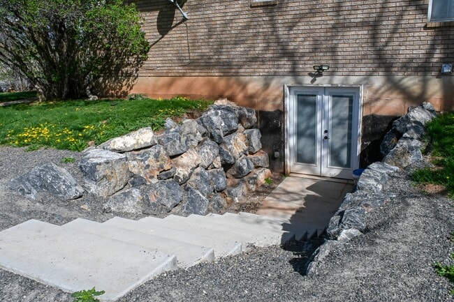 Building Photo - 788 S Hwy 66-