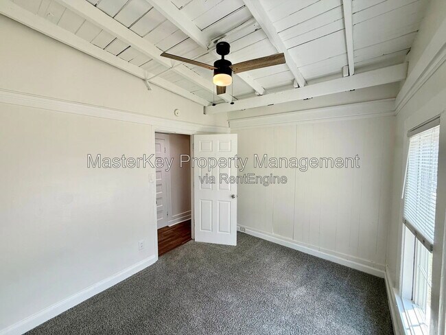 Building Photo - 302 Raynor St