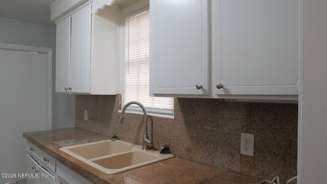 Building Photo - 4811 Sefa Cir N