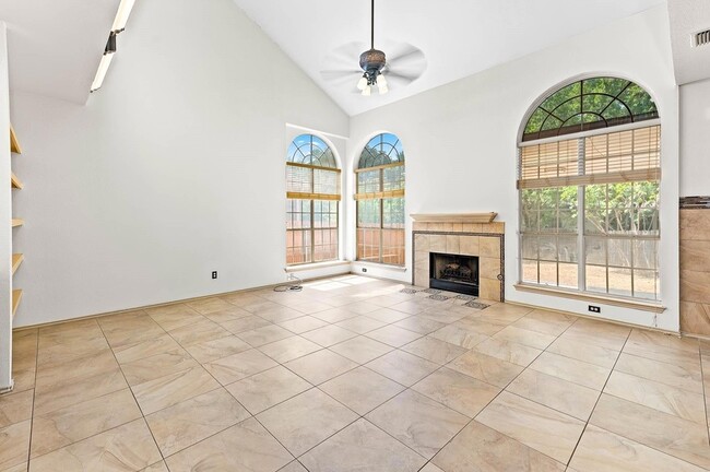 Building Photo - 1601 Chasewood Dr