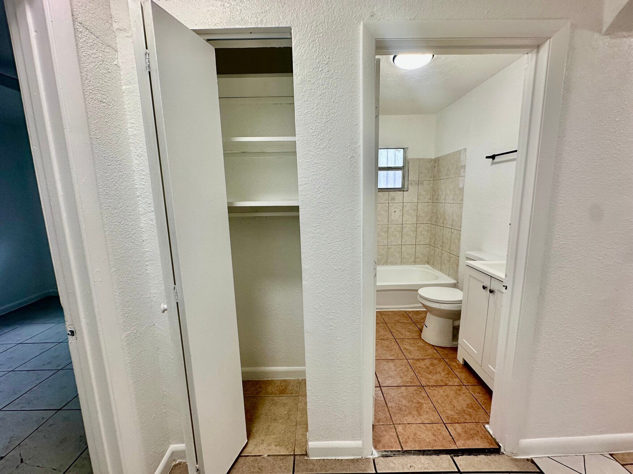 Building Photo - 6136 N Miami Ave