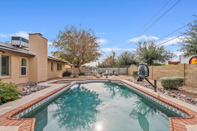 Building Photo - 9632 N 58th Ln