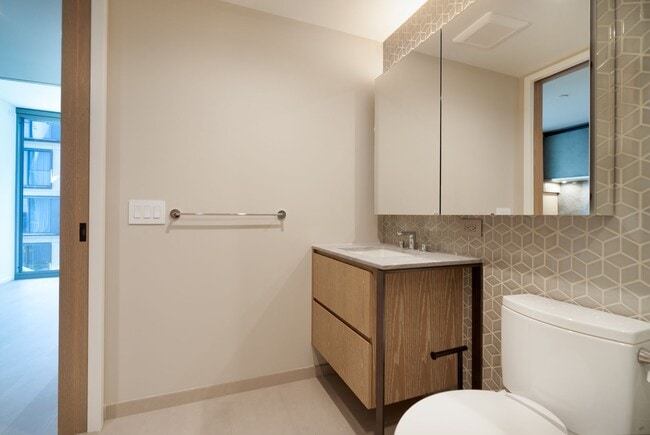 Building Photo - New Koula STUDIO