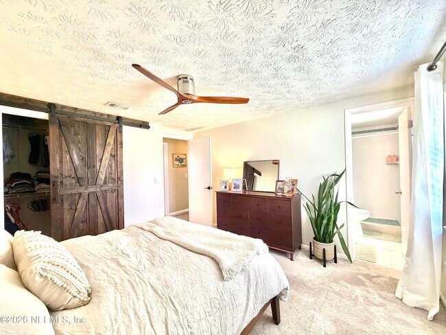 Building Photo - 25 Seatrout St