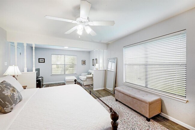 Building Photo - 110 Ridge Oak Dr