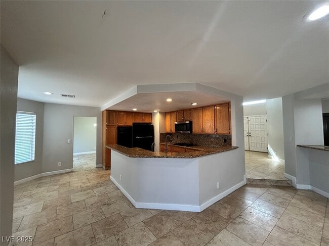 Building Photo - 1480 La Brea Rd