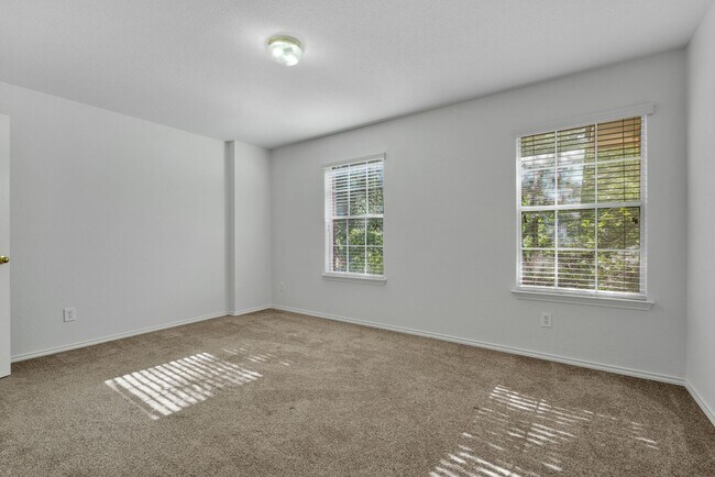 Building Photo - 26803 Sparrow Ridge
